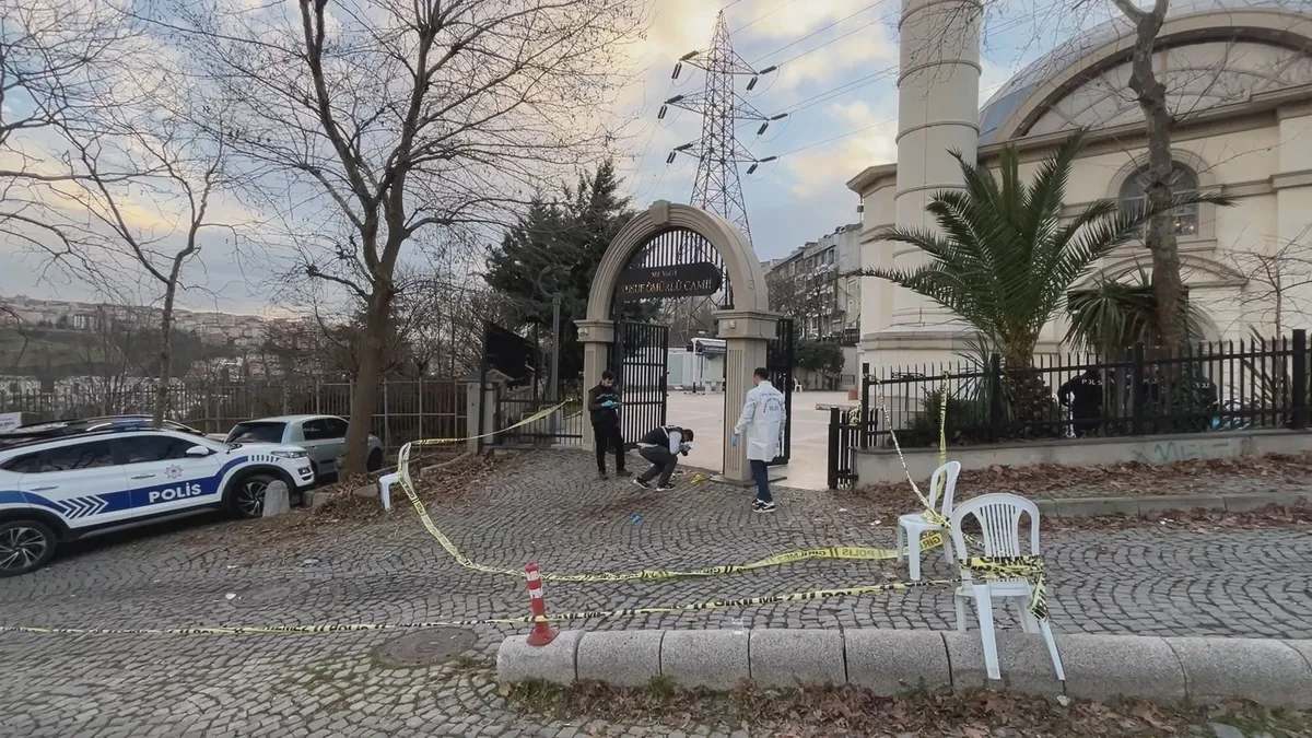 Kağıthane'de Kardeşler Arasında Miras Tartışması Cami Avlusunda Can Aldı