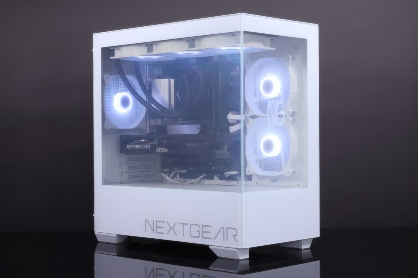 Akıllı Cam Teknolojili Nextgear EG Serisi Tanıtıldı Akıllı Cam Teknolojili Nextgear EG Serisi Tanıtıldı