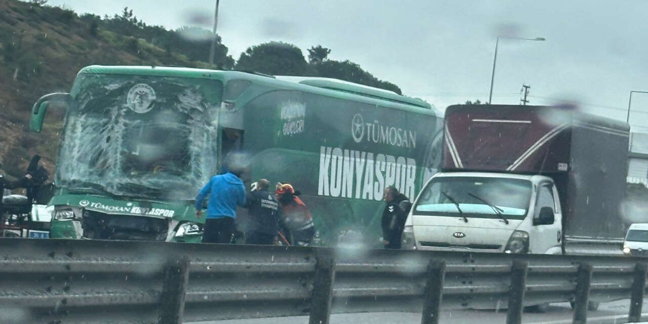 Konyaspor U19 Takım Otobüsü İstanbul’da Kaza Yaptı