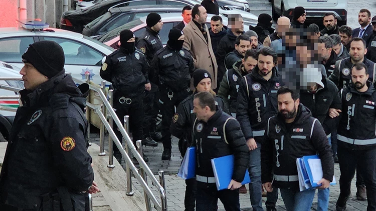 Araç Muayene İstasyonunda Usulsüzlük Operasyonu: 13 Kişi Gözaltına Alındı