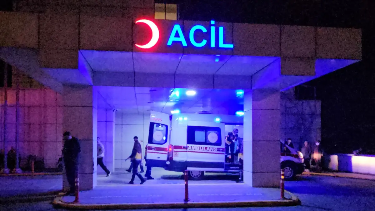 Birlikte Kafede Oturduğu Arkadaşını Silahla Vurdu, Şüpheli Kayıplara Karıştı