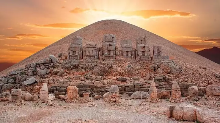 Nemrut Dağı Nerede? Nemrut Dağı’na Nasıl Gidilir? Nemrut Dağı Nerede? Nemrut Dağı’na Nasıl Gidilir?