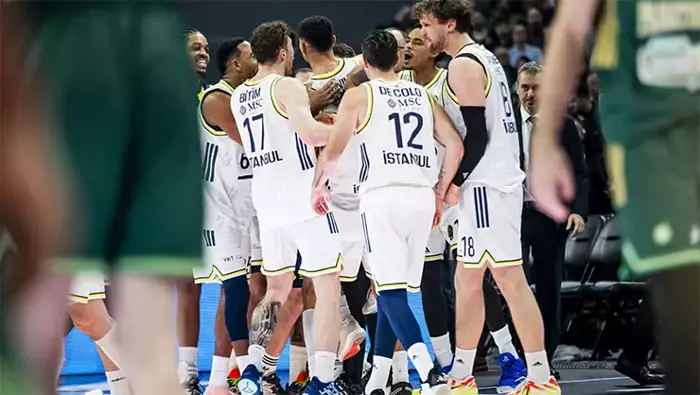Fenerbahçe Beko Panathinaikos Deplasmanında Son Saniyede Kazandı Maç Sonrası Gerginlik Yaşandı