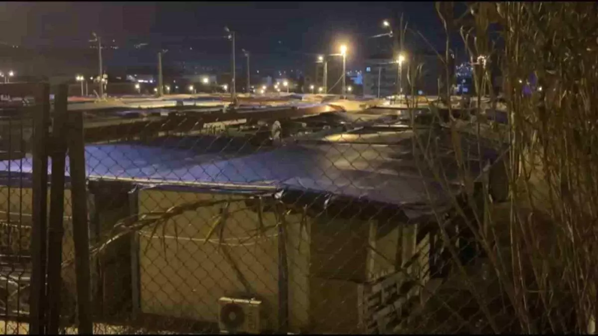 Kırıkhan’da İftar Vaktinde Konteyner Kente Silahlı Saldırı Anne Ve Baba Hayatını Kaybetti