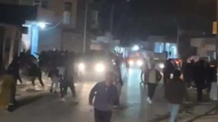 Şanlıurfa'da Husumetli Aileler Arasında Taşlı Sopalı Kavga: 8 Yaralı