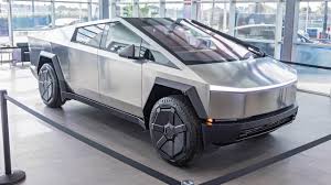 Tesla Cybertruck Fiyat İndirimi ve Yeni Model Stratejisi Tesla Cybertruck Fiyat İndirimi ve Yeni Model Stratejisi