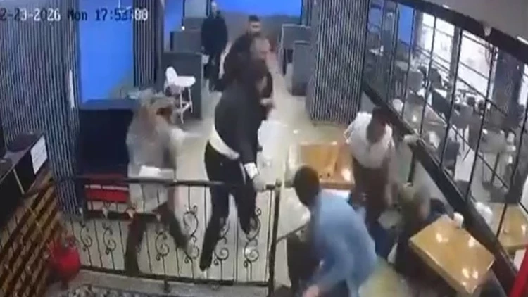 Bursa’da Kafede Kavga Eden 7 Kişi Masrafı Ödeyip Serbest Kaldı Bursa’da Kafede Kavga Eden 7 Kişi Masrafı Ödeyip Serbest Kaldı