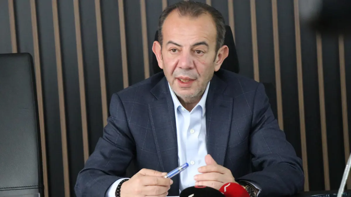 Bolu Belediye Başkanı Tanju Özcan Gözaltına Alındı Bolu Belediye Başkanı Tanju Özcan Gözaltına Alındı