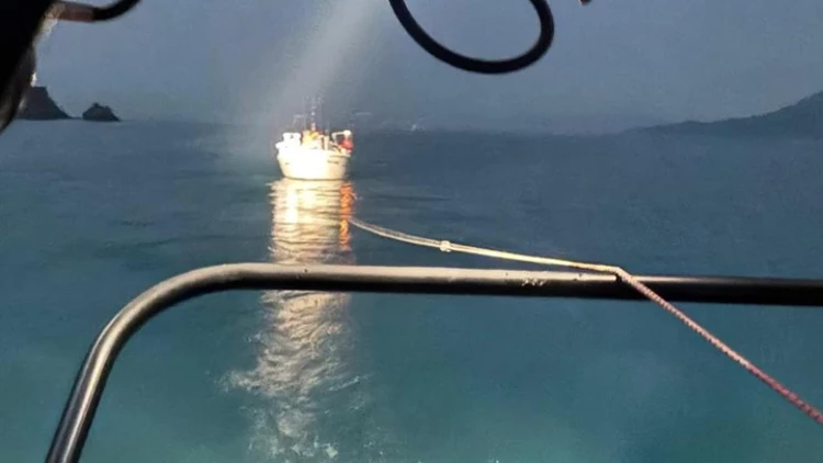 Fethiye Açıklarında Sürüklenen Tekne Ekipler Tarafından Kurtarıldı Fethiye Açıklarında Sürüklenen Tekne Ekipler Tarafından Kurtarıldı