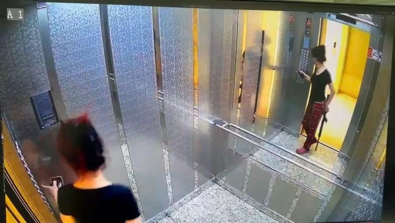 Sultangazide Pompalı Tüfekli Saldırı Eski Sevgilinin Evine Ateş Açtı Sultangazide Pompalı Tüfekli Saldırı Eski Sevgilinin Evine Ateş Açtı