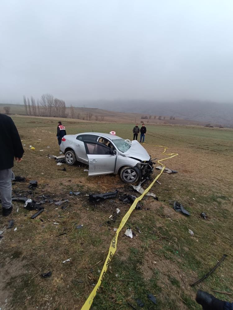 Yozgat’ta Kafa Kafaya Çarpışma 1 Kişi Hayatını Kaybetti 5 Yaralı Var