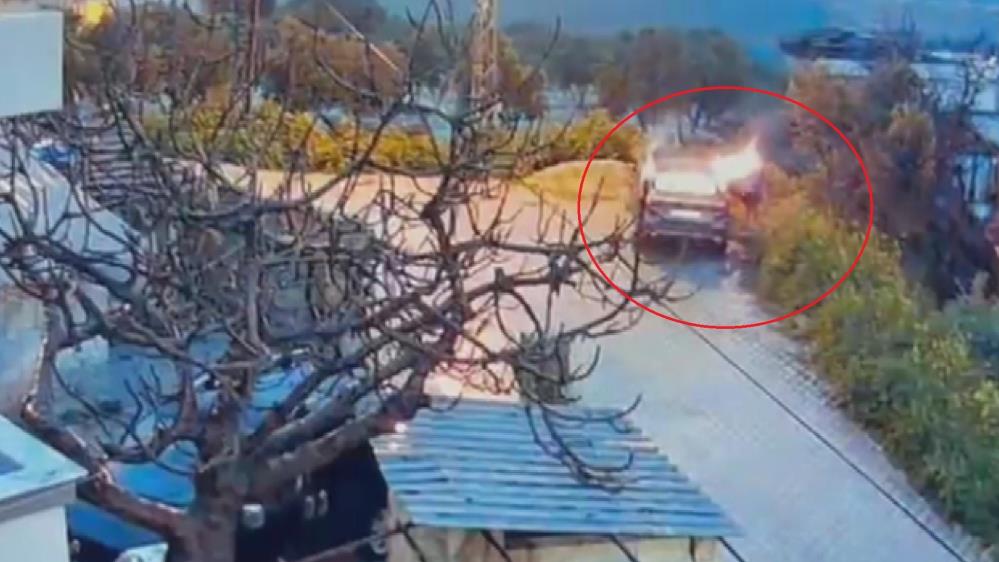 Hatay’da İftar Vakti Dehşet Park Halindeki Araç Benzinle Kundaklandı