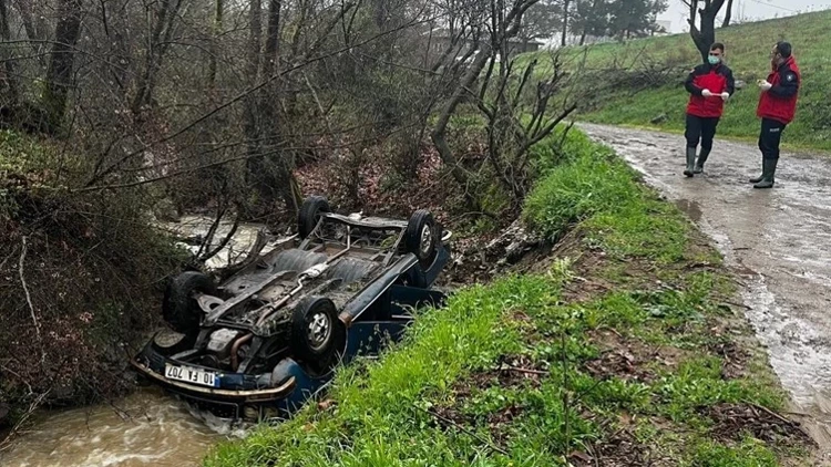 Sındırgı’da Dereye Devrilen Otomobilde Acı Son Erkek Cesedi Bulundu