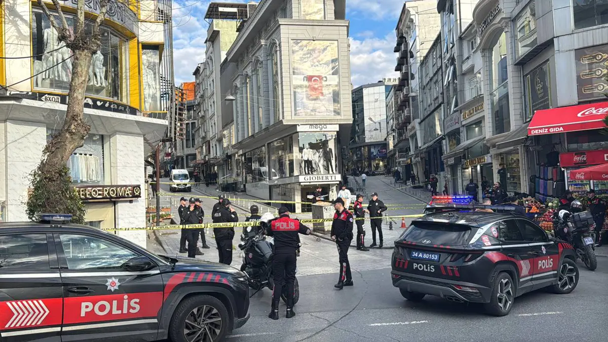 İstanbul’da Sokak Ortasında Kurye Cinayeti Şüpheliler Sınırda Yakalandı İstanbul’da Sokak Ortasında Kurye Cinayeti Şüpheliler Sınırda Yakalandı