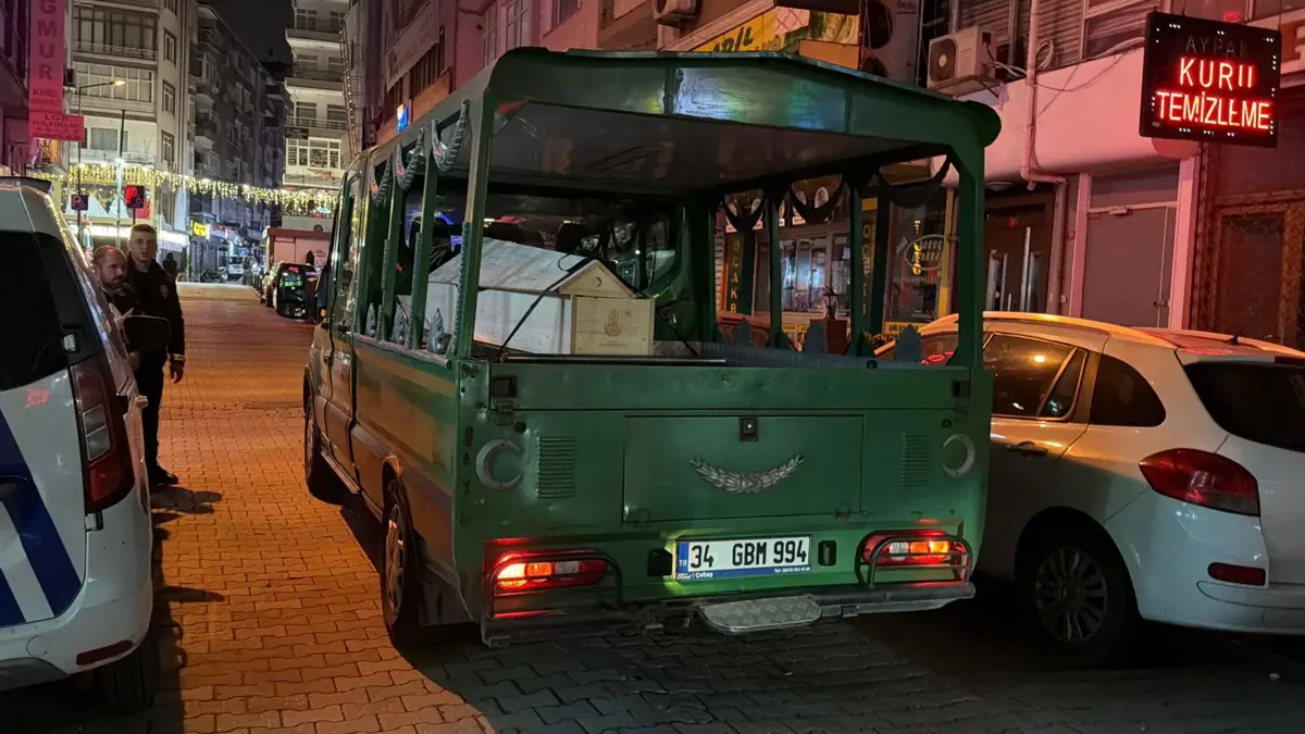 İstanbul’da Otel Odasında Dehşet Genç Kadın Bıçaklanarak Öldürüldü İstanbul’da Otel Odasında Dehşet Genç Kadın Bıçaklanarak Öldürüldü
