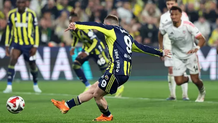 Kadıköyde Derbi Fırtınası Fenerbahçe Son Nefeste Zirve Yarışına Tutundu