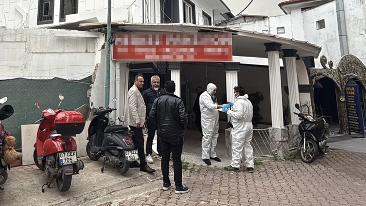 Antalyada Pansiyon Odasında Şüpheli Ölüm 3 Gündür Haber Alınamıyordu Antalyada Pansiyon Odasında Şüpheli Ölüm 3 Gündür Haber Alınamıyordu