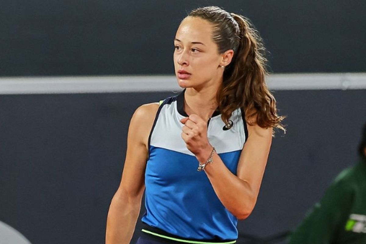 Zeynep Sönmez Stuttgart’ta Dünya 8 Numara Jasmine Paolini’yi Eleyip İkinci Tura Yükseldi