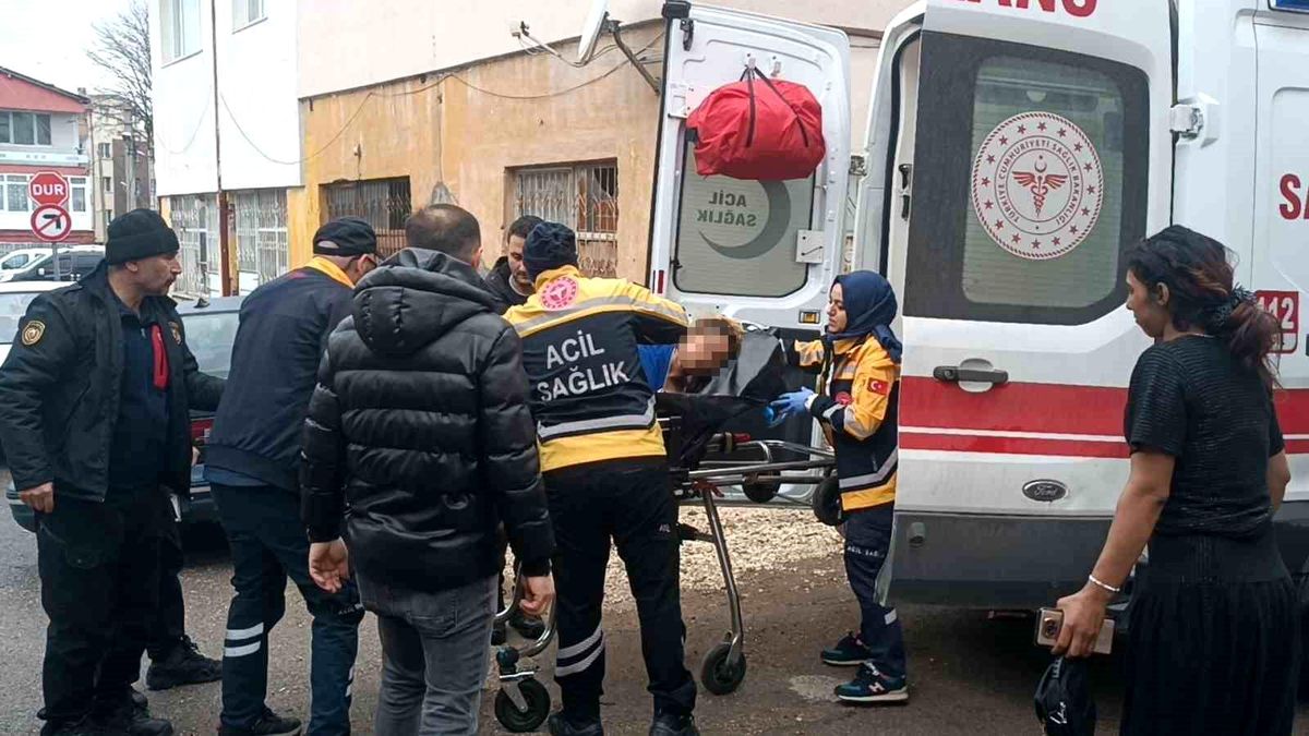 Sivas’ta Dehşet Kadın 4 Yerinden Bıçaklandı Eve Kilitlendi Sivas’ta Dehşet Kadın 4 Yerinden Bıçaklandı Eve Kilitlendi