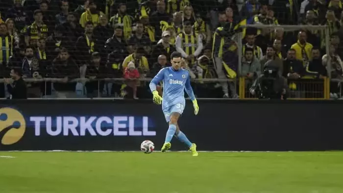Fenerbahçe’de Ederson Ayrılık İddiası Gündemde Fenerbahçe’de Ederson Ayrılık İddiası Gündemde