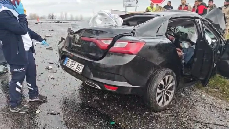 Manisa ve Bitlis’te Feci Kazalar: 4 Kişi Hayatını Kaybetti, 6 Yaralı Manisa ve Bitlis’te Feci Kazalar: 4 Kişi Hayatını Kaybetti, 6 Yaralı
