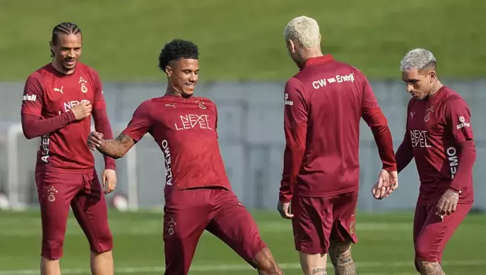 Galatasaray Fenerbahçe Derbisi Öncesi Bilet Krizi Dursun Özbek’ten Kısıtlama Kararı Galatasaray Fenerbahçe Derbisi Öncesi Bilet Krizi Dursun Özbek’ten Kısıtlama Kararı