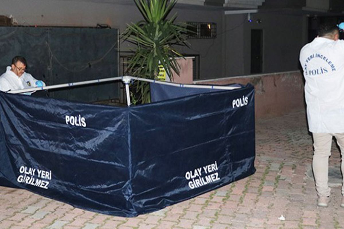 Antalya Muratpaşa’da Yol Kenarında Bulundu: Gürcan Güncan Hayatını Kaybetti Antalya Muratpaşa’da Yol Kenarında Bulundu: Gürcan Güncan Hayatını Kaybetti