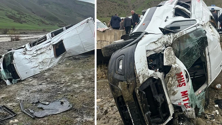 Muş’ta Minibüs Dere Yatağına Devrildi 16 Kişi Yaralandı Muş’ta Minibüs Dere Yatağına Devrildi 16 Kişi Yaralandı