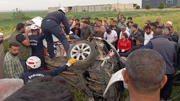 Şanlıurfa’da İki Otomobil Çarpıştı 2 Çocuk Hayatını Kaybetti 2 Yaralı