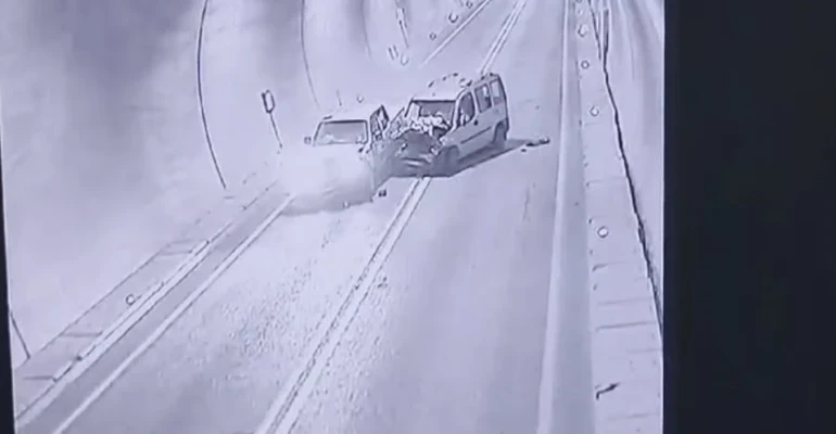 Artvin Erzurum Karayolundaki Tünel Kazası Kamerada 7 Yaralı Artvin Erzurum Karayolundaki Tünel Kazası Kamerada 7 Yaralı