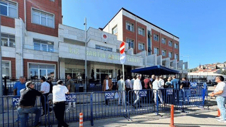 Amasra’da 13 Yaşındaki Çocuğa Yönelik İstismar Soruşturmasında 33 Tutuklama