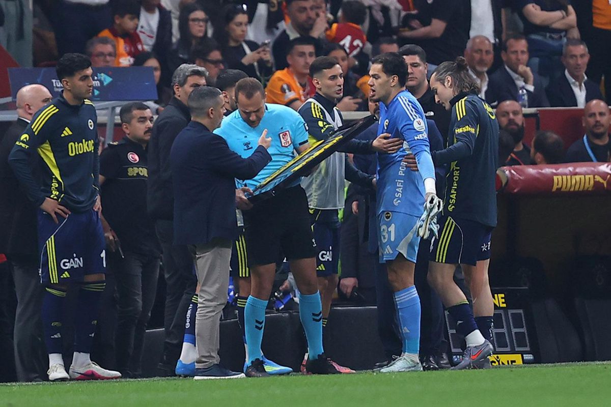 Fenerbahçe’de Ederson Ayrılık Sinyali Verdi