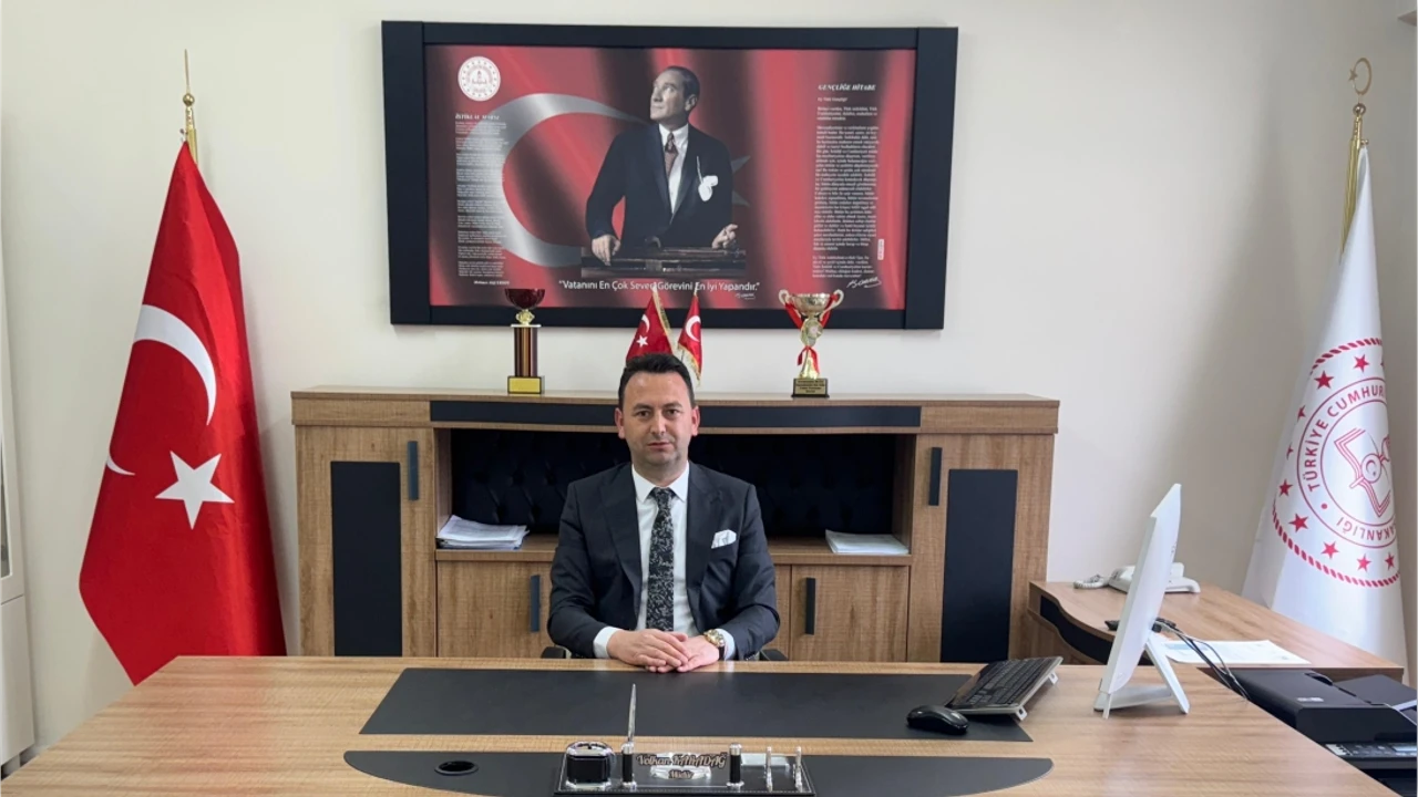 Gölova İlçe Milli Eğitim Müdürü Volkan Karadağ kimdir? Gölova İlçe Milli Eğitim Müdürü Volkan Karadağ kimdir?