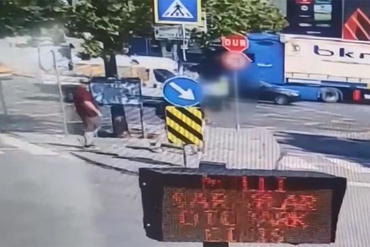Dolmabahçe’de Minibüsün Çarptığı Kadın Polis Yoğun Bakımda