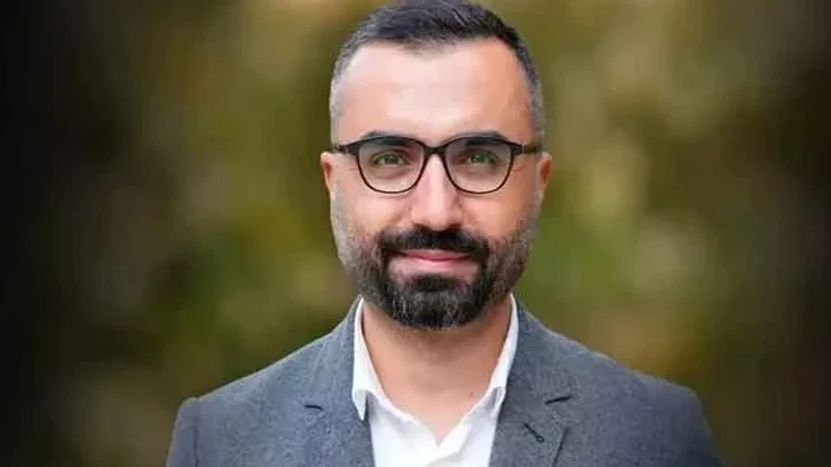 Gazeteci Alican Uludağ İlk Duruşmada Tahliye Edildi Gazeteci Alican Uludağ İlk Duruşmada Tahliye Edildi