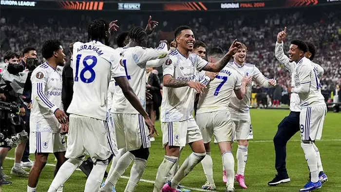 Fenerbahçe’den Aston Villa Çıkarması: İki Yıldız İçin Girişim