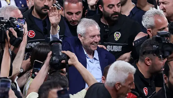 Fenerbahçe’de Aziz Yıldırım Dönemi Yeniden Başladı Fenerbahçe’de Aziz Yıldırım Dönemi Yeniden Başladı