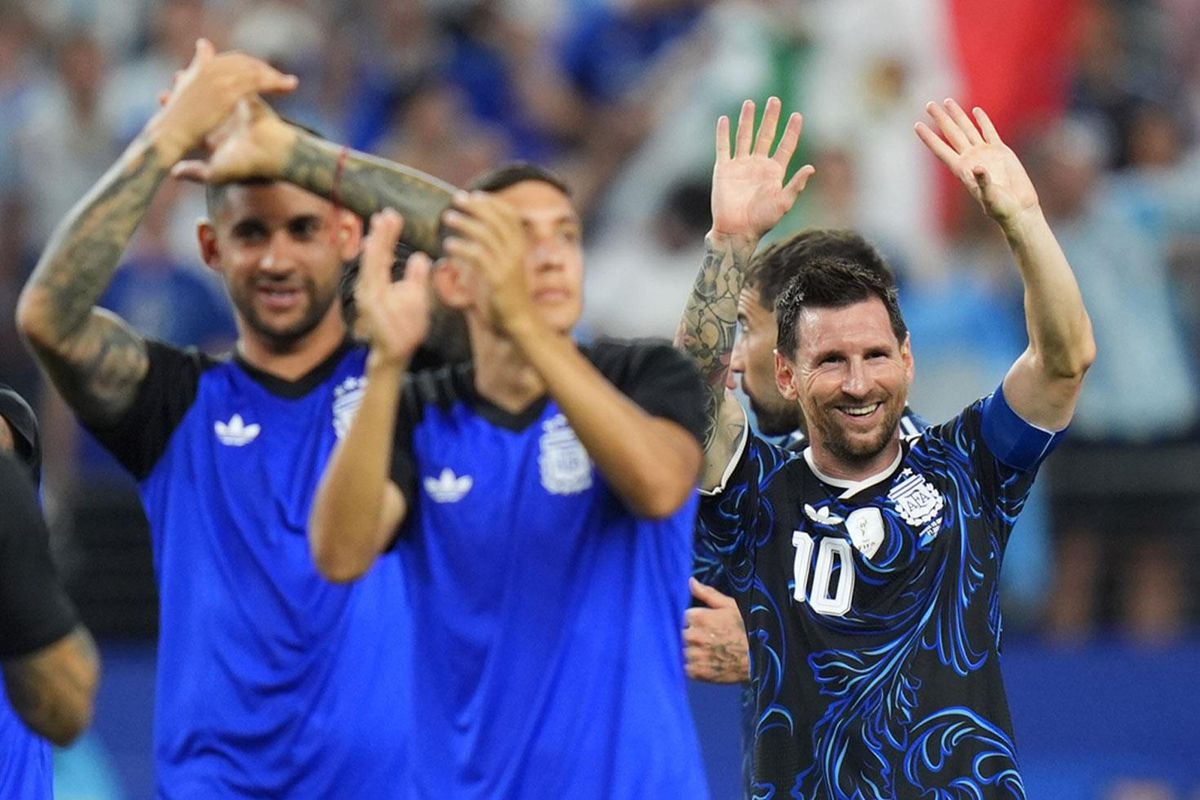 Messi Rekor Kırdı, Arjantin J Grubu'nu Zirvede Tamamladı