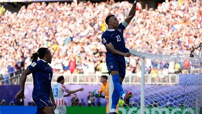 Fransa Çeyrek Finale Yükseldi! Paraguay Maçına Gerginlik Ve Tartışmalı Kararlar Damga Vurdu Fransa Çeyrek Finale Yükseldi! Paraguay Maçına Gerginlik Ve Tartışmalı Kararlar Damga Vurdu