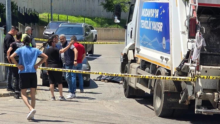Bursa Mudanya'da Çöp Kamyonunun Çarptığı 70 Yaşındaki Adam Hayatını Kaybetti