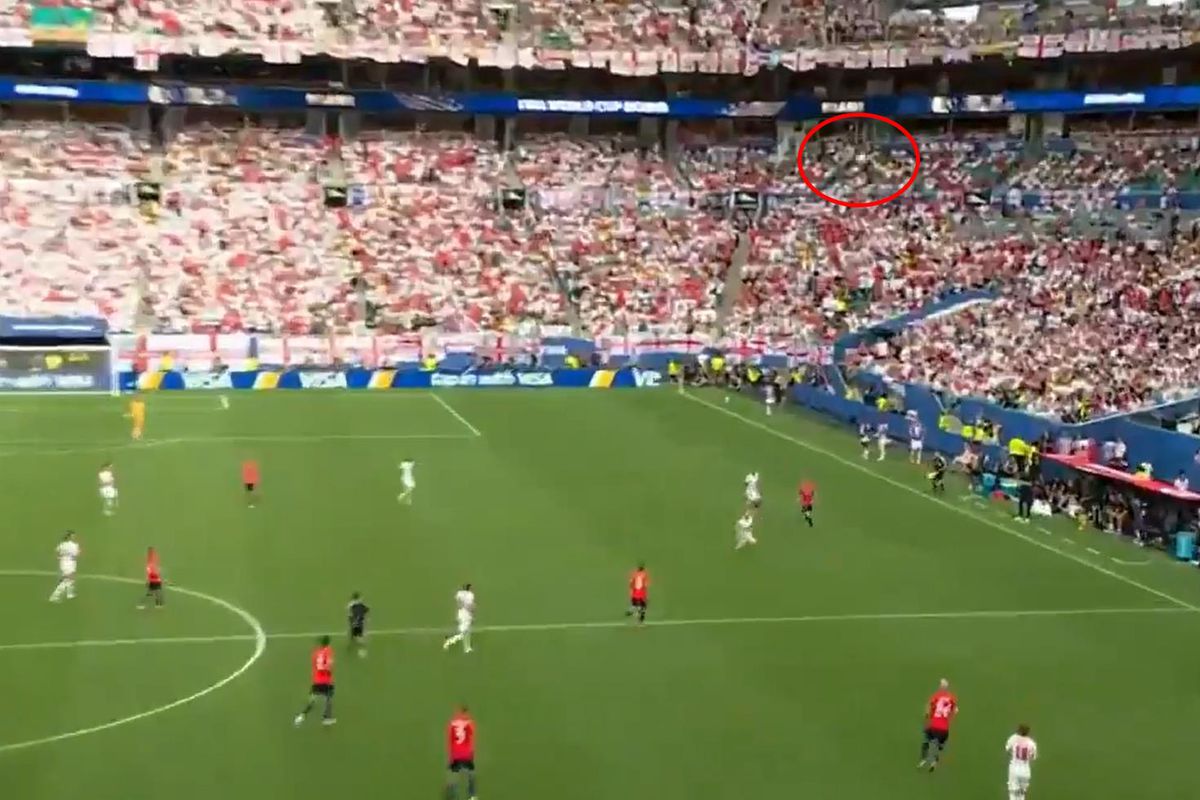 İngiltere Norveç Maçında Kablo Tartışması! FIFA'dan Sensör Verili Açıklama Geldi İngiltere Norveç Maçında Kablo Tartışması! FIFA'dan Sensör Verili Açıklama Geldi