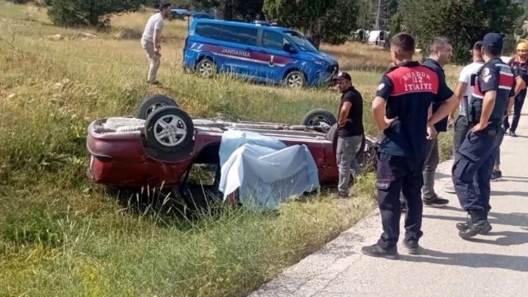 Burdur'da Otomobil Şarampole Devrildi: Sürücü Hayatını Kaybetti, 2 Kişi Yaralandı Burdur'da Otomobil Şarampole Devrildi: Sürücü Hayatını Kaybetti, 2 Kişi Yaralandı