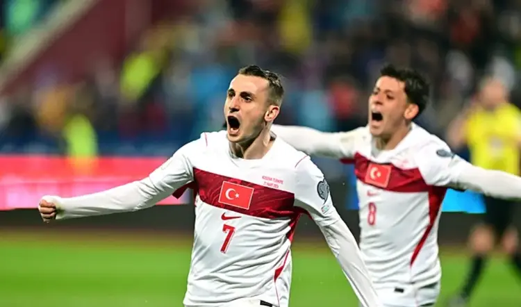 Kerem Aktürkoğlu Baba Oldu! İlk Çocuklarını Kucaklarına Aldılar