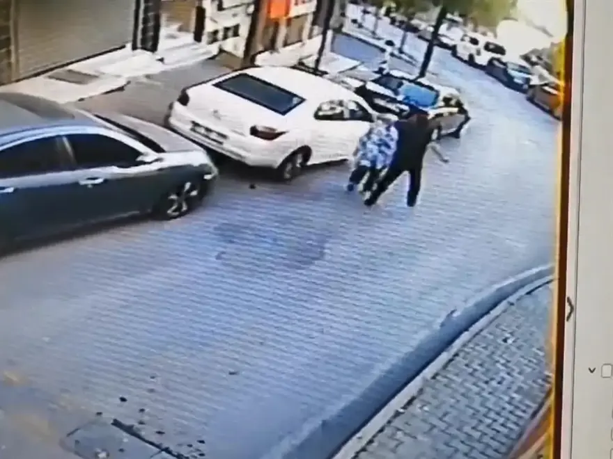 Şişli'de Yolda Yürüyen Kadına Sokak Ortasında Yumruklu Saldırı Şişli'de Yolda Yürüyen Kadına Sokak Ortasında Yumruklu Saldırı