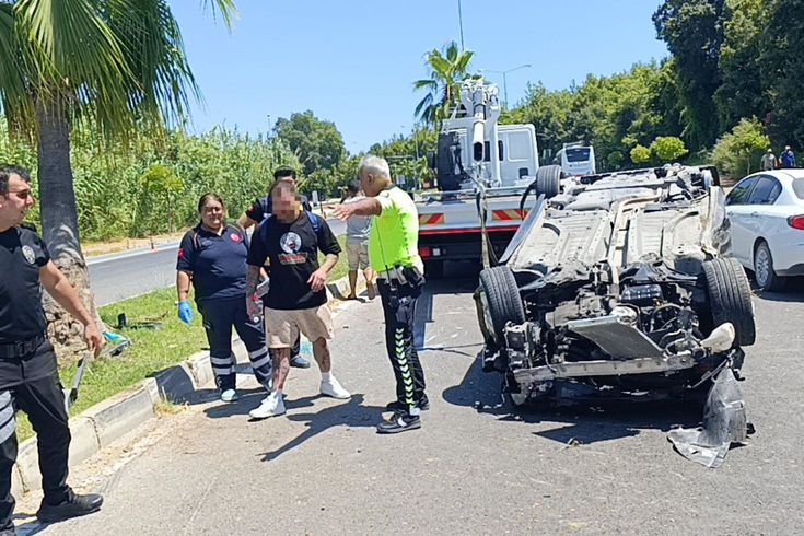 Antalya'da Evlilik Teklifine Giderken Kaza Yaptı! Yüzüğü Almadan Hastaneye Gitmedi Antalya'da Evlilik Teklifine Giderken Kaza Yaptı! Yüzüğü Almadan Hastaneye Gitmedi