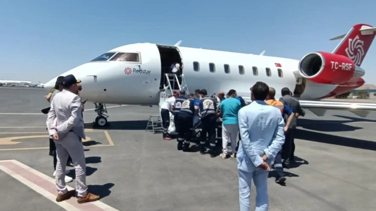 Mısır'da Kaza Geçiren 3 Türk Vatandaşı Hava Ambulansıyla Türkiye'ye Getirildi