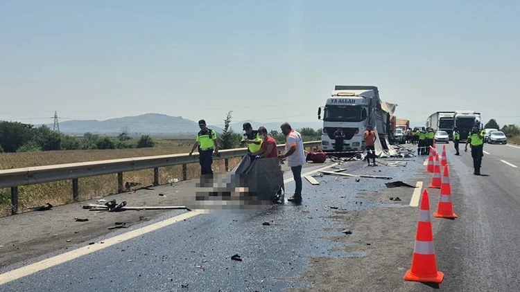 Adana’da TAG Otoyolu’nda Kaza: TIR’ını Tamir Eden Mustafa Yavuz Hayatını Kaybetti