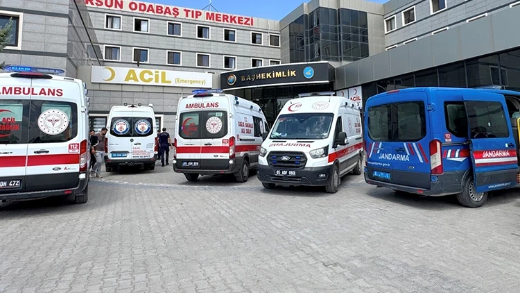 Van Gölü’ne Giren İki Kardeş Hayatını Kaybetti: Babalarının Tedavisi Sürüyor Van Gölü’ne Giren İki Kardeş Hayatını Kaybetti: Babalarının Tedavisi Sürüyor