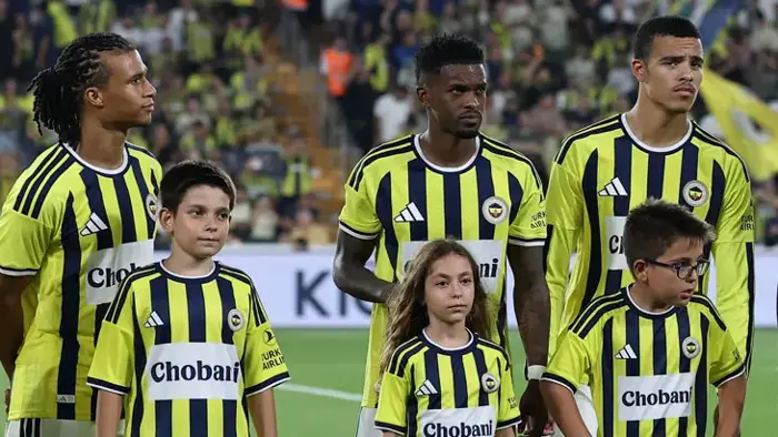 Fenerbahçe’de Yabancı Kontenjanı Hesabı Karıştı! En Az İki İsimle Yollar Ayrılacak