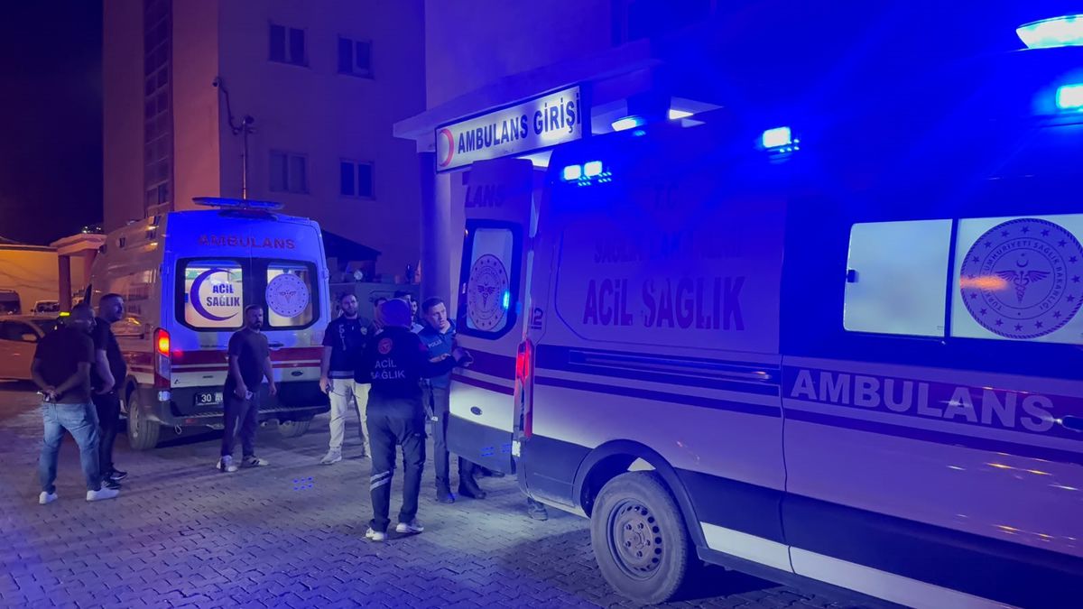 Düğününe Saatler Kala Kavgada Yaralandı: Damat Ve 2 Yakını Hastanelik Oldu